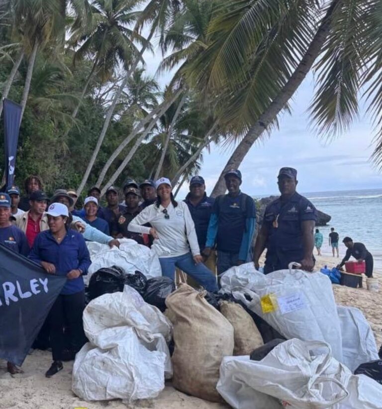 Alcaldesa de Las Galeras reafirma su compromiso con la protección de ríos y playas en el Día Mundial del Agua