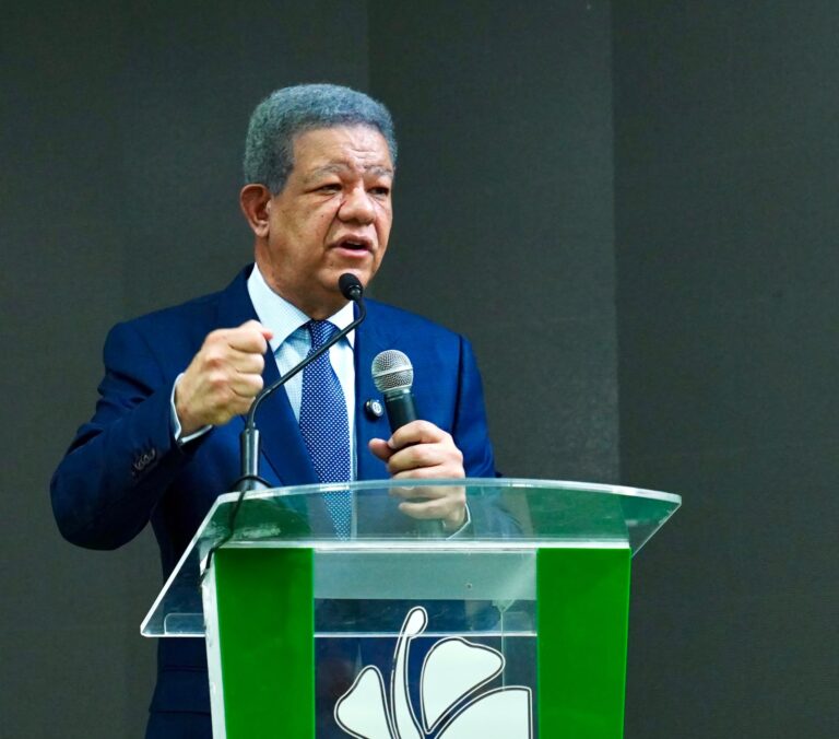 Leonel solicita retirar propuesta de nuevos impuestos de la reforma fiscal y reformular el Presupuesto de 2026