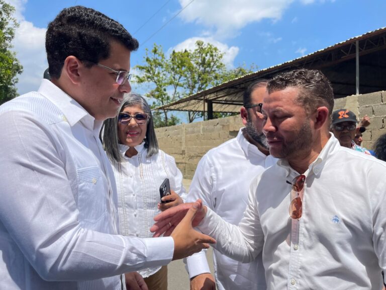 Roberto Ureña brinda su apoyo a David Collado para la Presidencia de la República