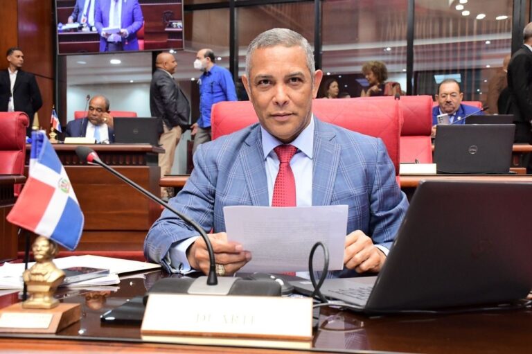 Franklin Romero cumple 10 años en el Congreso Nacional con una sólida agenda legislativa y gestión de importantes obras para la provincia Duarte