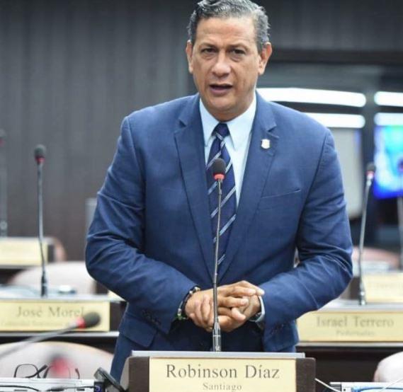 Diputado Robinson Díaz llama a oposición a fiscalizar con datos y evitar desacreditar la educación dominicana