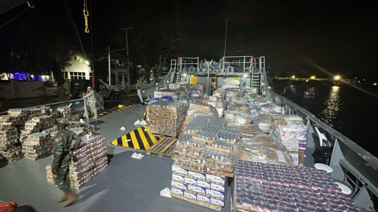 Fuerzas Armadas envían a Colombia 50 toneladas de ayuda humanitaria recolectadas tras terremoto